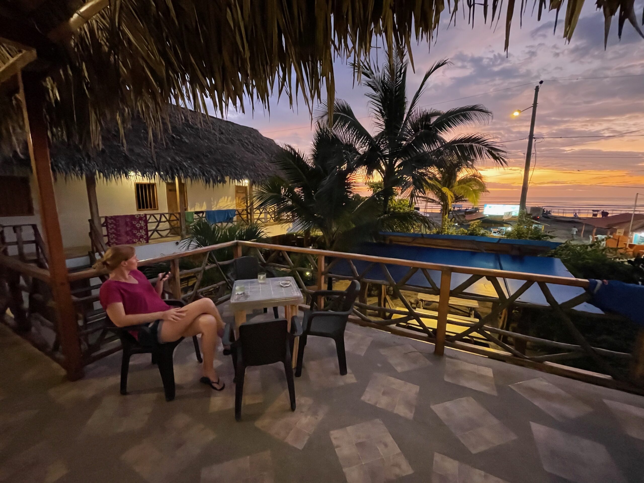 book online hostel coco loco canoa ecuador